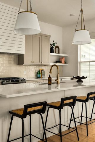 546 Whispering Hills Dr, Nashville, TN 37211