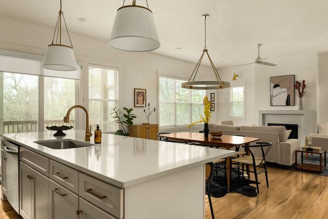 546 Whispering Hills Dr, Nashville, TN 37211