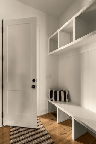 546 Whispering Hills Dr, Nashville, TN 37211