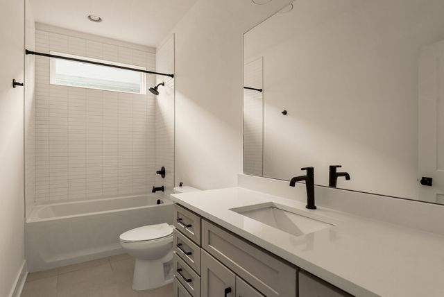 546 Whispering Hills Dr, Nashville, TN 37211