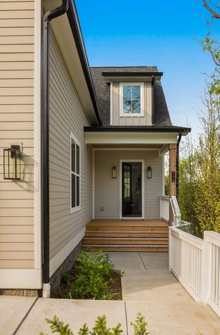 546 Whispering Hills Dr, Nashville, TN 37211