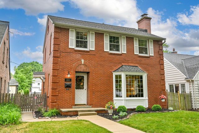 2809 N 77th STREET, Milwaukee, WI 53222