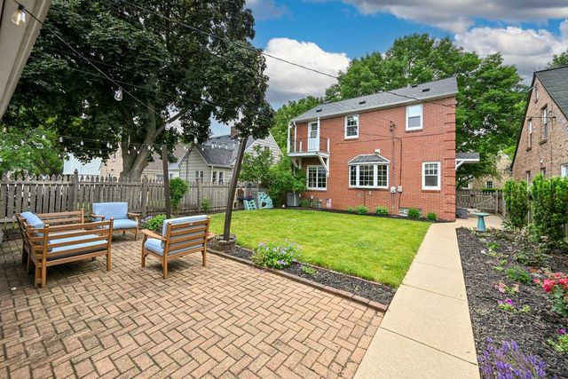2809 N 77th STREET, Milwaukee, WI 53222