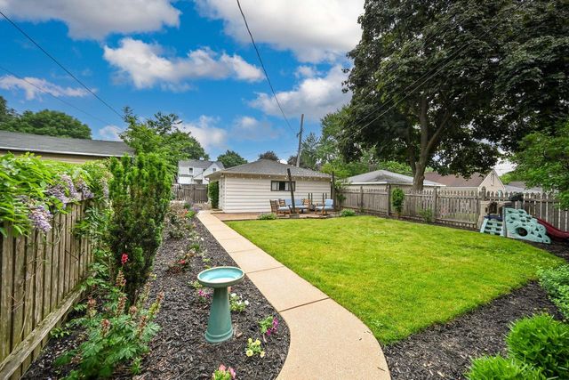 2809 N 77th STREET, Milwaukee, WI 53222