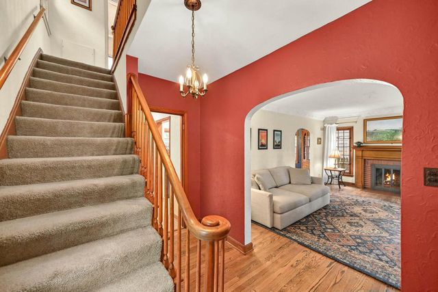 2809 N 77th STREET, Milwaukee, WI 53222
