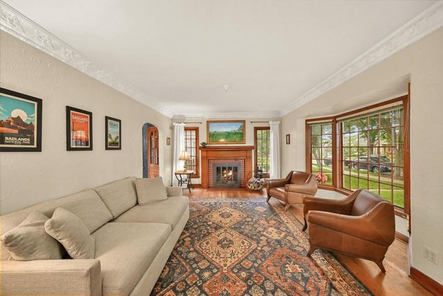 2809 N 77th STREET, Milwaukee, WI 53222