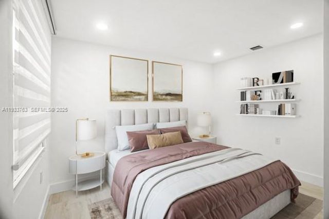 770 NW 38th St, Oakland Park, FL 33309