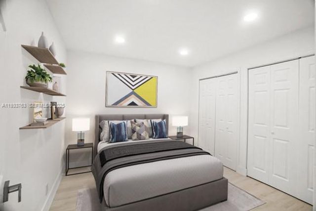 770 NW 38th St, Oakland Park, FL 33309