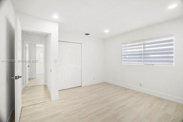 770 NW 38th St, Oakland Park, FL 33309