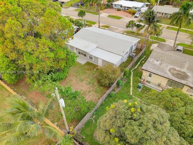 770 NW 38th St, Oakland Park, FL 33309