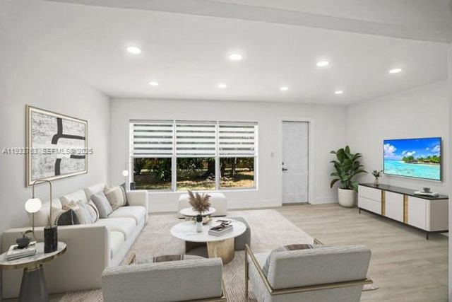 770 NW 38th St, Oakland Park, FL 33309