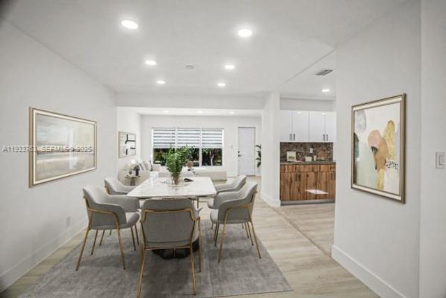 770 NW 38th St, Oakland Park, FL 33309