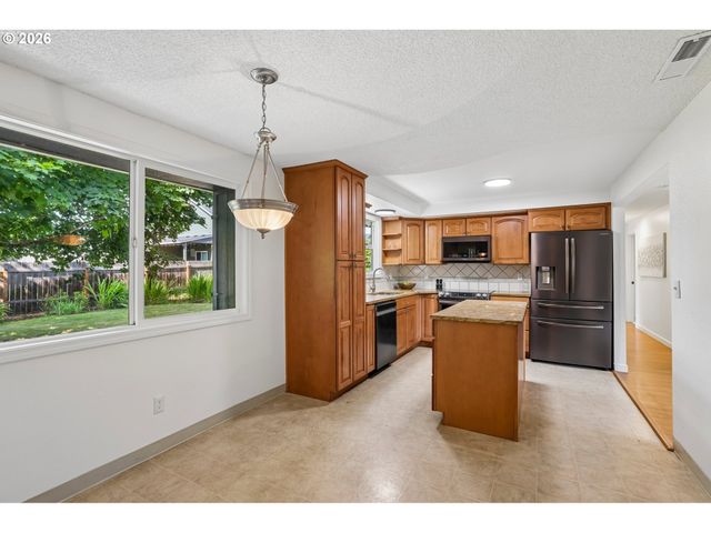 10306 Ne 63RD St, Vancouver, WA 98662