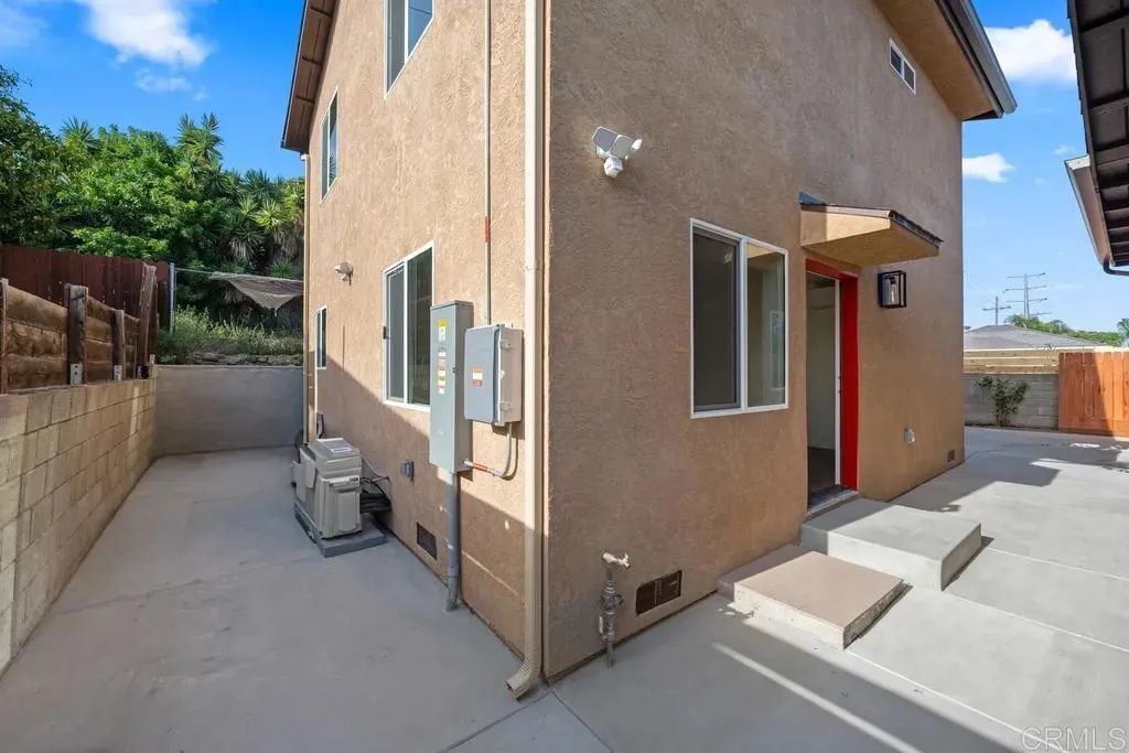 8778 Dallas St Street, La Mesa, CA 91942