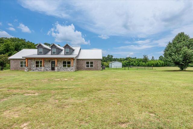 2819 NW Glen Lawrence, Cowarts, AL 36321