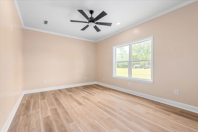 2819 NW Glen Lawrence, Cowarts, AL 36321