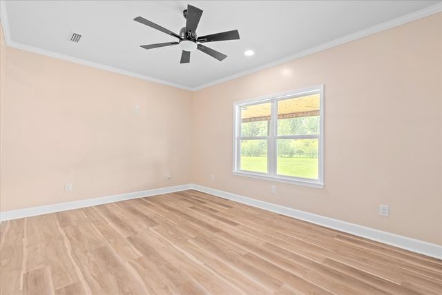 2819 NW Glen Lawrence, Cowarts, AL 36321
