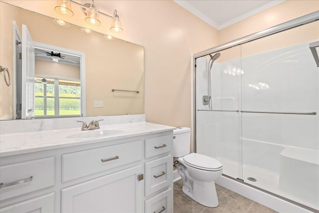 2819 NW Glen Lawrence, Cowarts, AL 36321