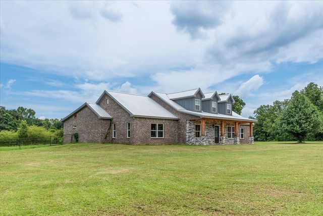 2819 NW Glen Lawrence, Cowarts, AL 36321