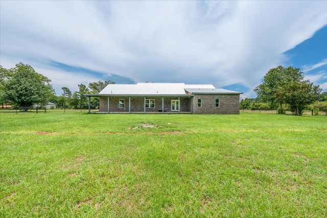 2819 NW Glen Lawrence, Cowarts, AL 36321