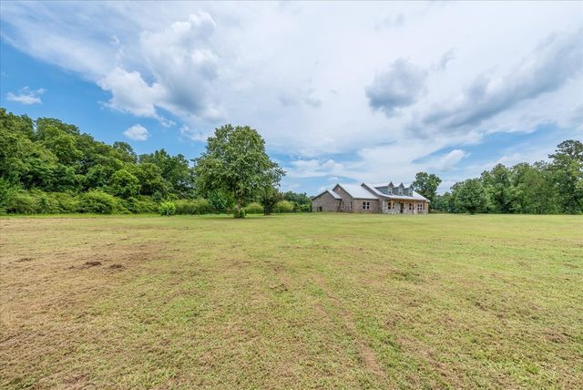 2819 NW Glen Lawrence, Cowarts, AL 36321