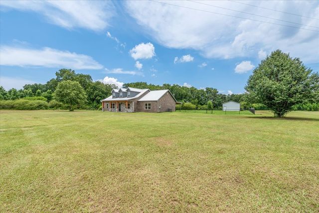 2819 NW Glen Lawrence, Cowarts, AL 36321