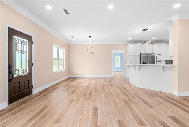 2819 NW Glen Lawrence, Cowarts, AL 36321