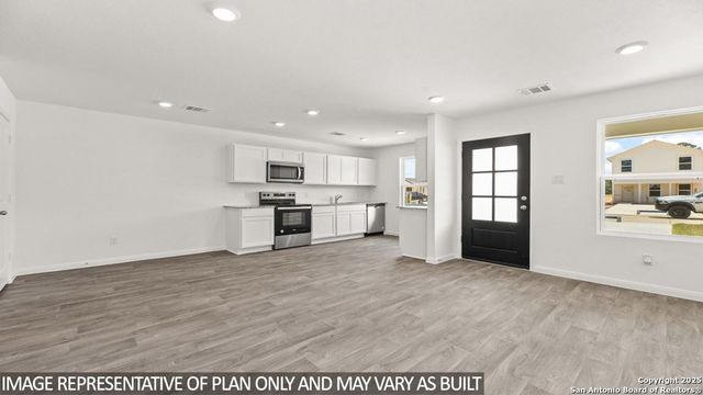 2041 Giant Cactus, San Antonio, TX 78221
