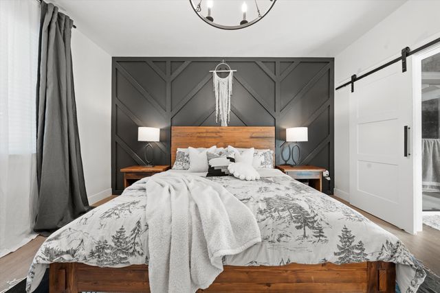 916 E Farwell Rd, Spokane, WA 99208