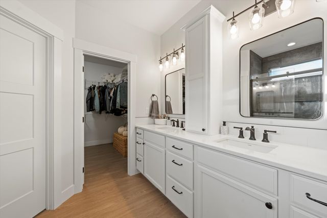 916 E Farwell Rd, Spokane, WA 99208