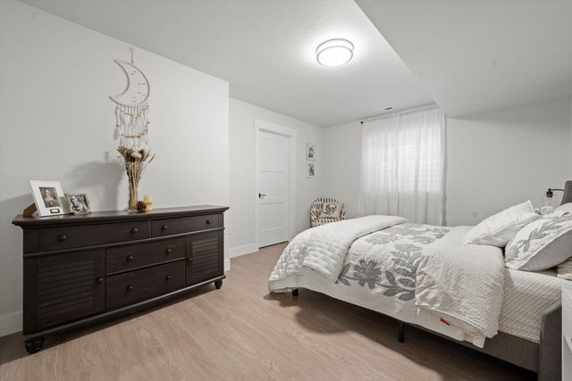 916 E Farwell Rd, Spokane, WA 99208