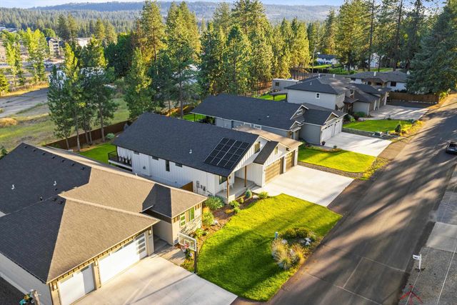 916 E Farwell Rd, Spokane, WA 99208