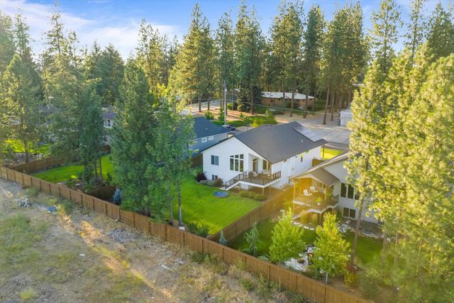 916 E Farwell Rd, Spokane, WA 99208