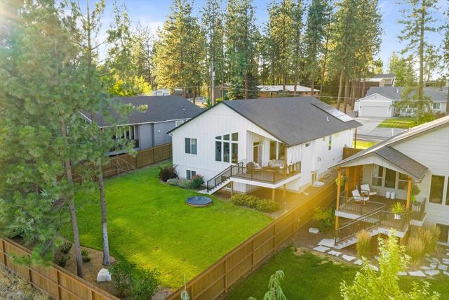 916 E Farwell Rd, Spokane, WA 99208