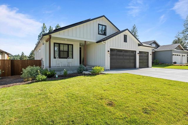 916 E Farwell Rd, Spokane, WA 99208