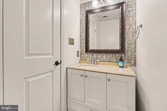 6903 SALEM PARK CIR, Mechanicsburg, PA 17050