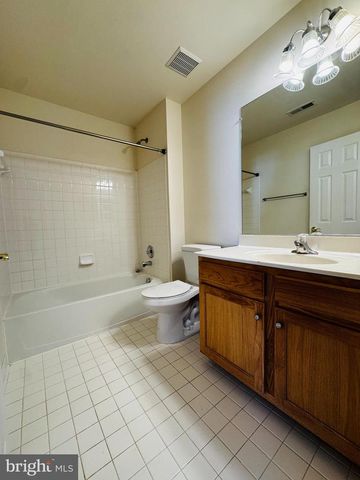 43776 SMITH SQ, Leesburg, VA 20176