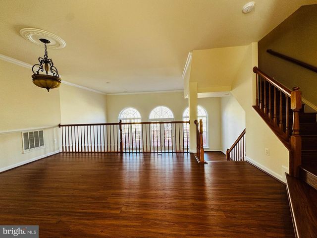43776 SMITH SQ, Leesburg, VA 20176