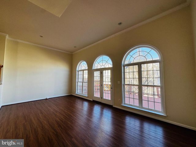 43776 SMITH SQ, Leesburg, VA 20176