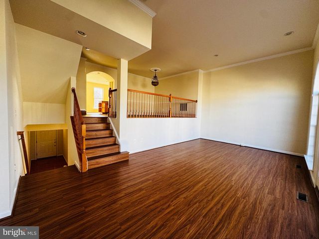 43776 SMITH SQ, Leesburg, VA 20176