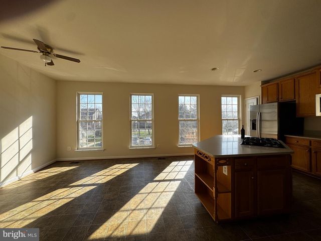 43776 SMITH SQ, Leesburg, VA 20176