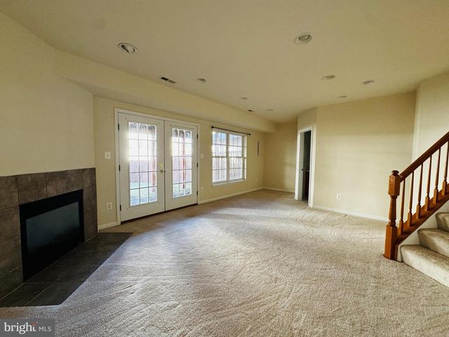 43776 SMITH SQ, Leesburg, VA 20176