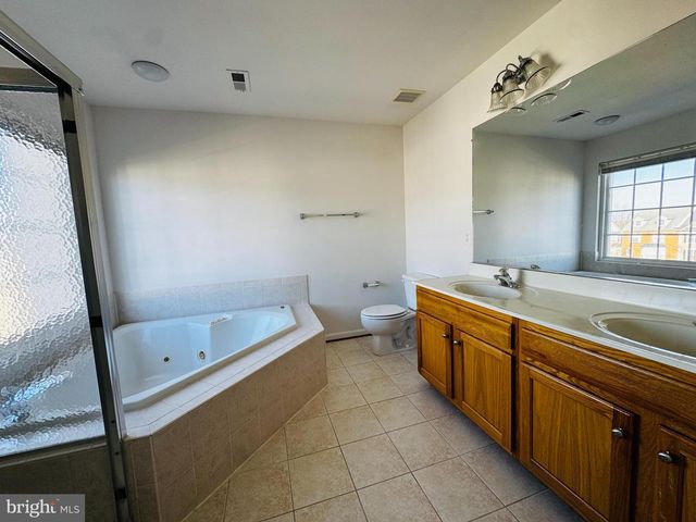 43776 SMITH SQ, Leesburg, VA 20176
