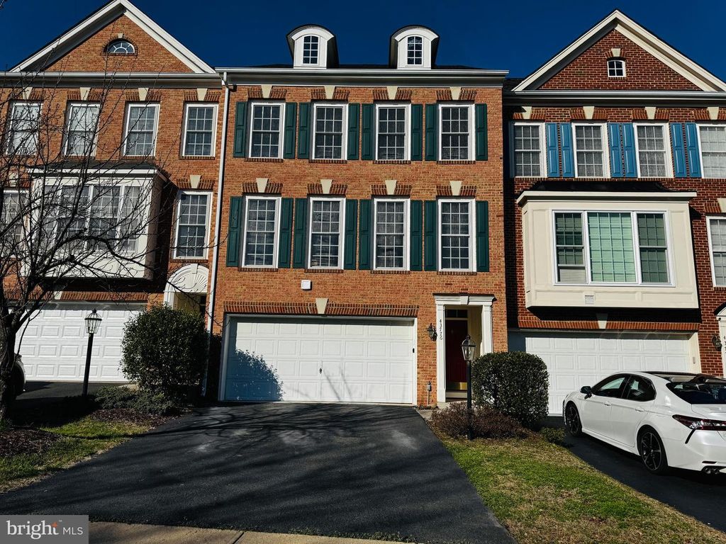 43776 SMITH SQ, Leesburg, VA 20176