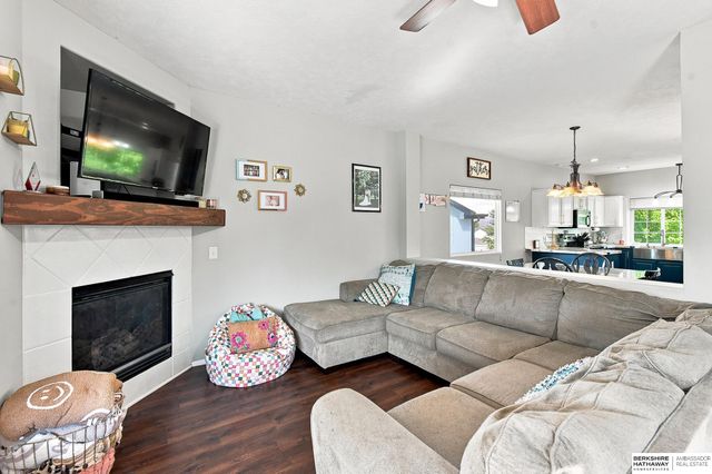 18047 Sunridge Street, Omaha, NE 68136
