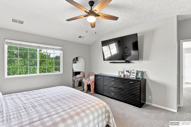 18047 Sunridge Street, Omaha, NE 68136