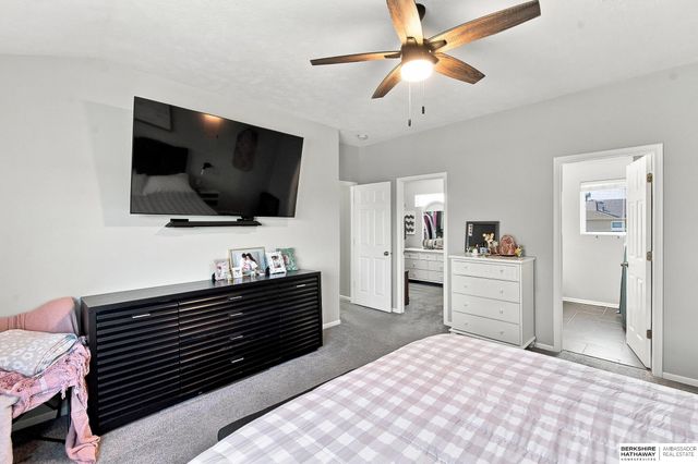 18047 Sunridge Street, Omaha, NE 68136