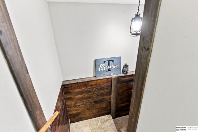 18047 Sunridge Street, Omaha, NE 68136
