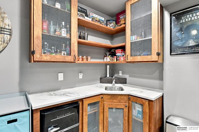 18047 Sunridge Street, Omaha, NE 68136