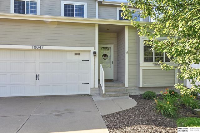 18047 Sunridge Street, Omaha, NE 68136